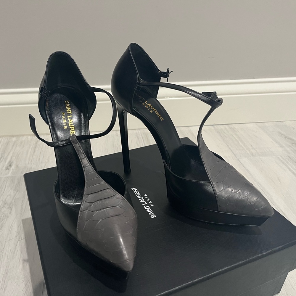 Saint Laurent Pumps